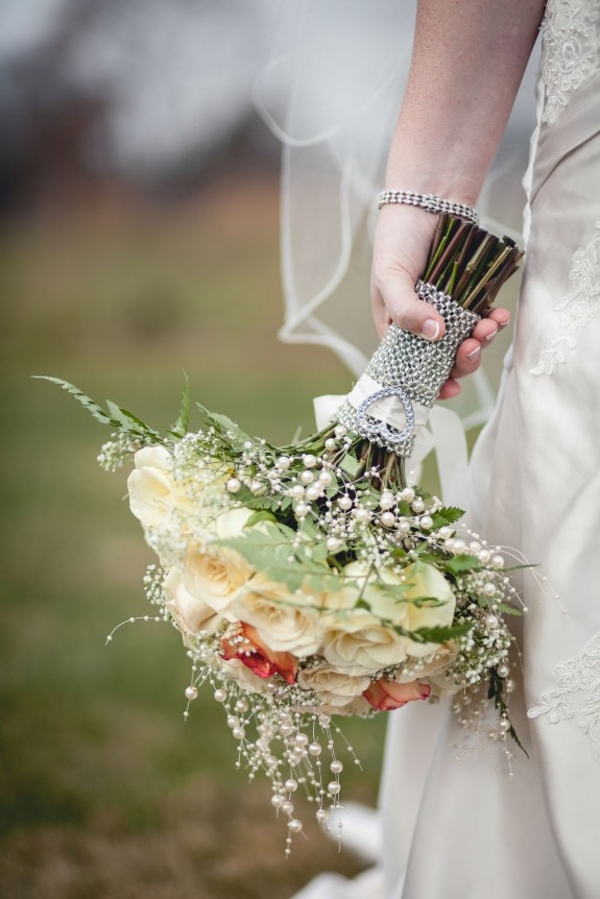 simple fall bride wedding bouquet