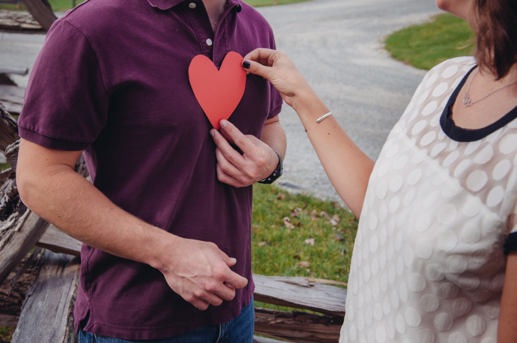 casual fall park Virginia engagement pictures
