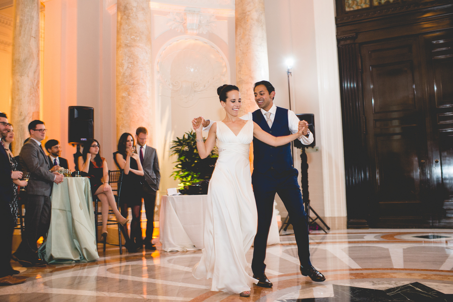 intimate DC winter wedding at Carnegie Insitute for Science