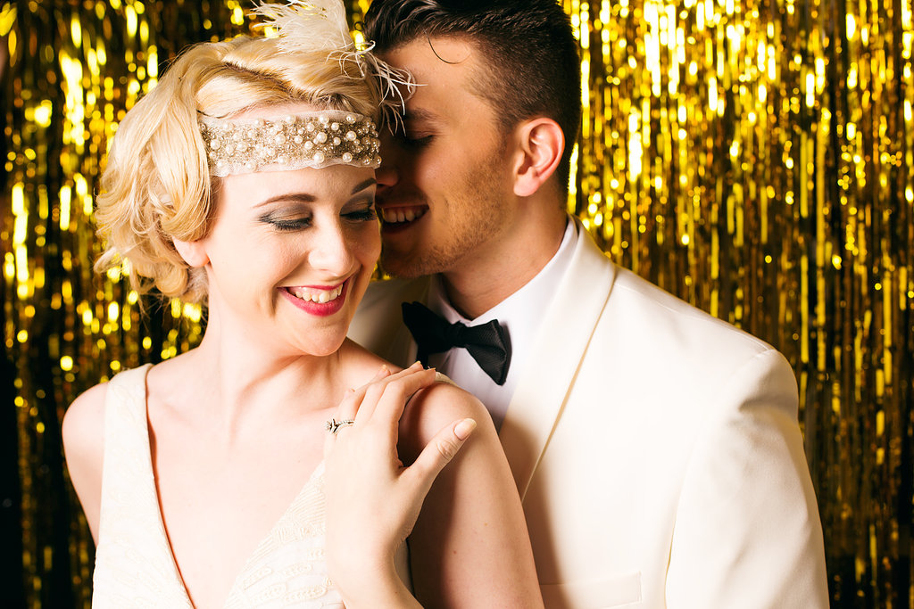 glitter gold 1920s speakeasy themed wedding (4)