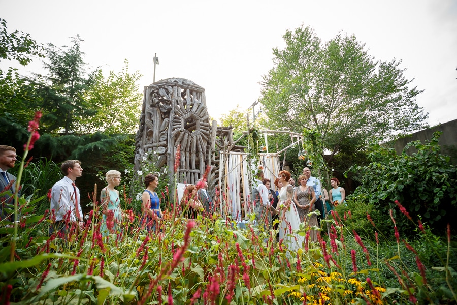 offbeat alternative maryland wedding pictures american visionary arts museum (4)