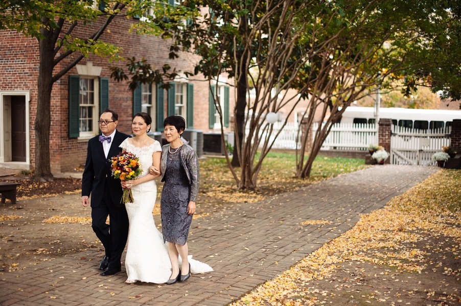 intimate Fall Old Town Alexandria Virginia wedding pictures (25)