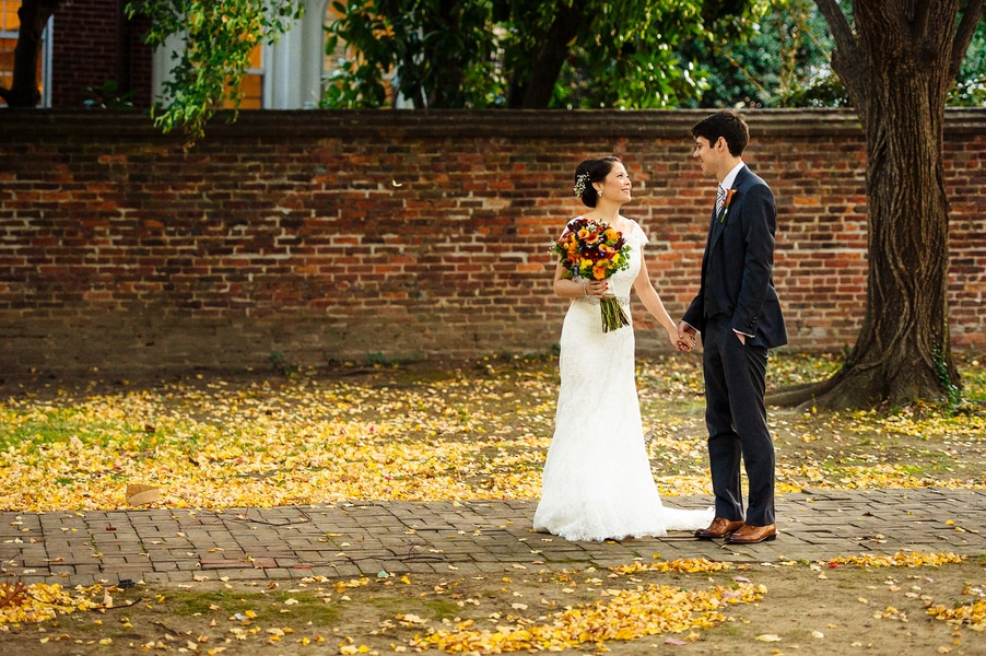 intimate Fall Old Town Alexandria Virginia wedding pictures (4)