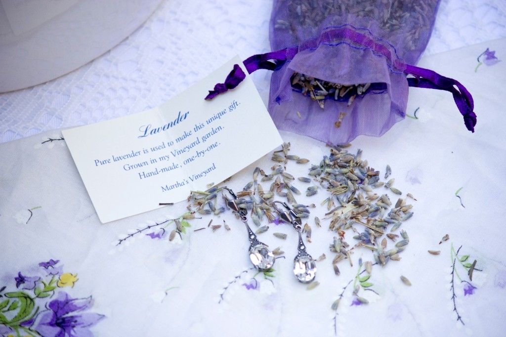 lavendar lace wedding inspiration details (9)
