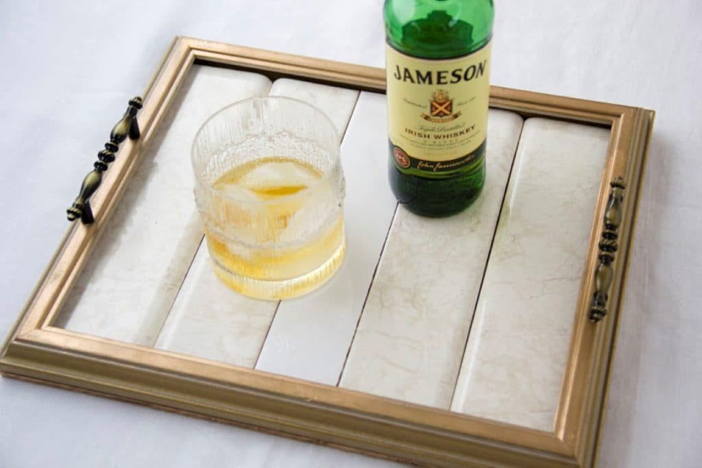 DIY wood frame serving tray tutorial (24)
